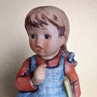 Hummel kislány babával (12,5 cm)