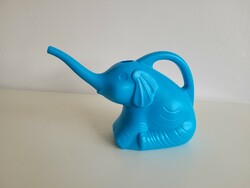 Régi retro műanyag locsoló kanna elefánt alakú mid century öntöző kanna
