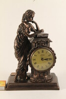 Bronzírozott szobros asztali óra 760