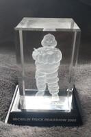 Lézer gravírozott üveg, MICHELIN figura