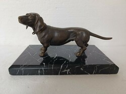 Antik bronz tacskó kutya szobor