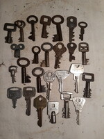 A pile of small keys