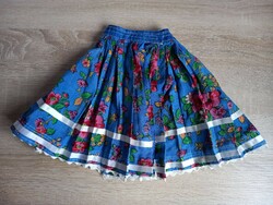 Rózsás rakott kalotaszegi szoknya babára