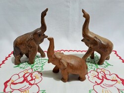 3 db kézzel faragott fa elefánt család szobor
