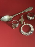 Silver ring and jewelry package