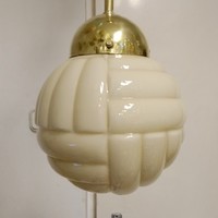 Art deco réz mennyezeti lámpa felújítva  -  különleges mintázatú, krémszínű gömb búra