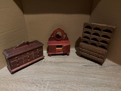 Korabeli bababútor - régi, retró gyermekjáték - szekrények és fésülködő asztal 316