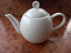 Immaculate modern teapot (new, never used)