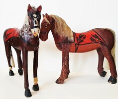 2 db. antik festett, faragott fa játék ló