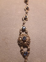 Aranyozott régi magyar ezüst karkötő kagylókkal és kék drágakövekkel díszített - 17 cm
