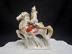 Extrém ritka régi Vörös Katona lovon, szovjet propaganda nagy méretű porcelán figura