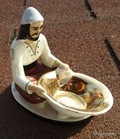 Aranyásó aranymosó edénnyel - régi, ritka porcelán figura