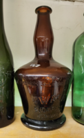 Barna színű Zwack italos üveg, palack