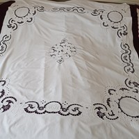 Antik, fehér, kézi hímzésű riselt pamut ágytakaró/asztalterítő, 156 x 208 cm
