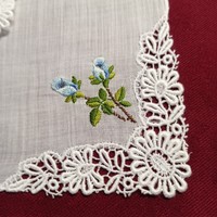 2 db  hímzett zsebkendő, 25 x 25 cm