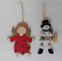 Két karácsonyi akasztós fa figura karácsonyfadísz ajándékkísérő dekoráció vidám angyalka hóember