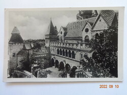 Régi képeslap: Székesfehérvár, a Bory-vár belseje
