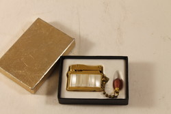 Aranyozott gyöngyházberakásos gyújtó eredeti dobozában 171