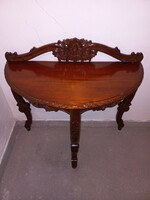 Very nice carved decorative console table
