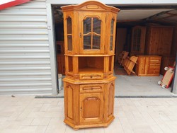 A corner oak display cabinet for sale, furniture in good condition. Dimensions: 90 cm wide x height: 18