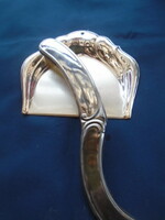 For sale is the Art Nouveau spade + brush shown in the photos. Also a great gift...
