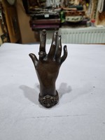Régi bronz kéz