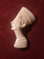 Nefertiti - egyiptomi faragott csont bross