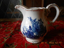 Zsolnay porcelán kék rózsa mintás tejkiöntő, teás készlethez