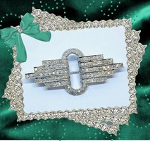 18ct  Art Deco style white gold & diamond brooch