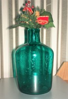 Egyedi és ritka színes üvegek, Buborékos üveg és még egy zöld együtt