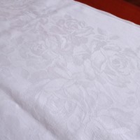 Antik, hófehér damaszt asztalterítő, abrosz, rózsa mintával 150 x 125 cm