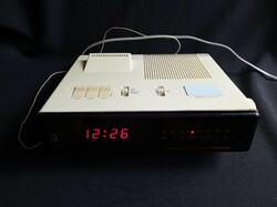 Retro toshiba alarm clock radio