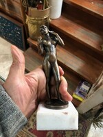 Reményi József bronz akt szobra, 19 cm-es nagyságú.