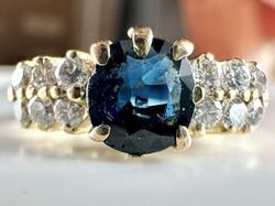 708T. 1 Forintról! 18k Arany (3,6 g) természetes kék Zafír (0,7 Ct) Briliáns (0,36 Ct) gyűrű szép kő