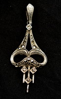 Spectacular Art Nouveau style silver pendant with marcasite stone!