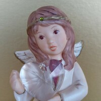 Goebel angyalka szívvel (14,5 cm) --- LIMITÁLT, ZENÉLŐ