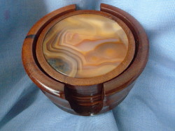 Agate set of coasters made of precious or semi-precious stones, old but in perfect condition