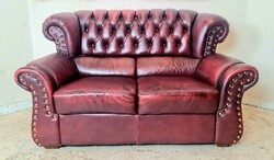 Gyönyörű antik  burgundi színű eredeti Angol chesterfield bőr kanapé