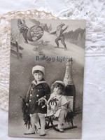 Antik újévi képeslap/fotólap, gyerekek, szánkó, pezsgő, manók, törpe 1917