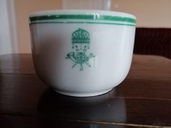 Régi porcelán csésze, a Magyar Királyi Posta emblémájával, Kossuch János, valamint porcelángyári jel