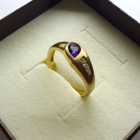 Purple stony gold ring