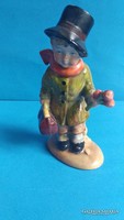 Bertram W&A Fiú Táskával Csokorral porcelán figura