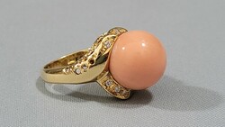 14K gold women's ring with diamonds and a large coral 8.22 g