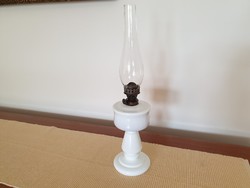 Régi nagy méretű 46 cm asztali lámpa hutaüveg fehér huta üveg petróleumlámpa