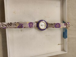 Ezüst óra színes szíjjal (4)