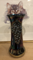 Karcagi, később Berekfürdői üveggyárban készített Eozinos irizáló szakított üveg váza