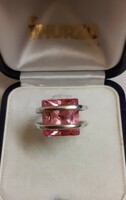 Szép állapotú jelzett ezüst gyűrű nagy rózsaszínű foglalt csiszolt kővel ékítve