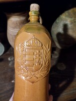 Pálinkás butella,mázas cserép,magyar címerrel.