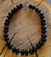 Large-eyed black quartz necklace