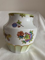 Herend porcelain vase with Victoria pattern, stamped.